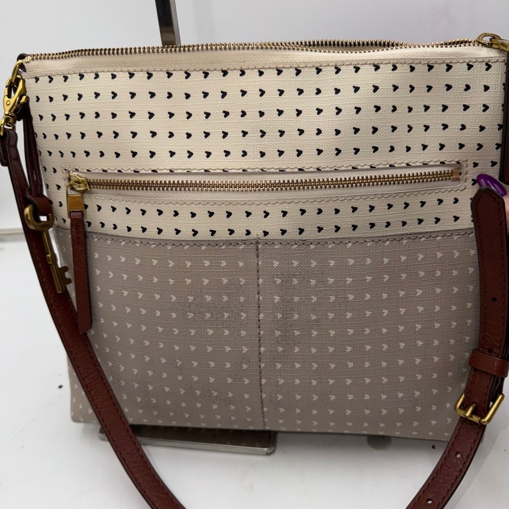 Fossil Crossbody Bag Heart Print Coated Canvas Cream Taupe Leather Trim ZB7268 - Picture 11 of 13